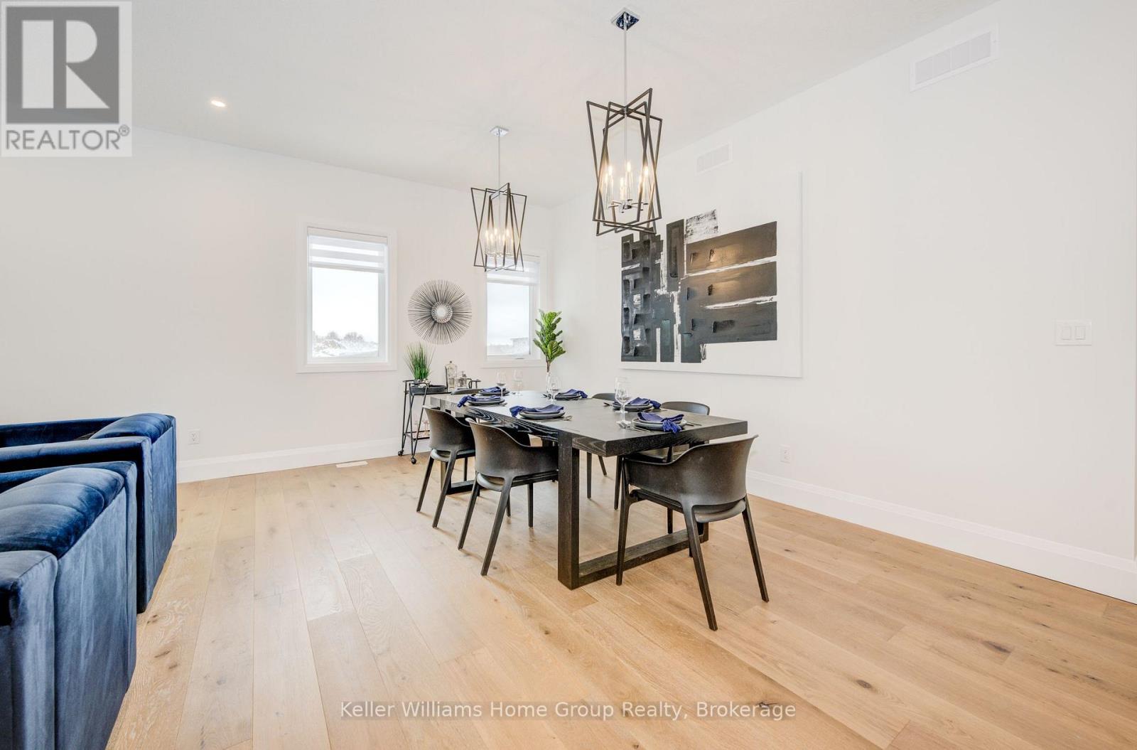 2 Nicholas Way, Guelph (Victoria North), ON - Indoor Photo Showing Dining Room