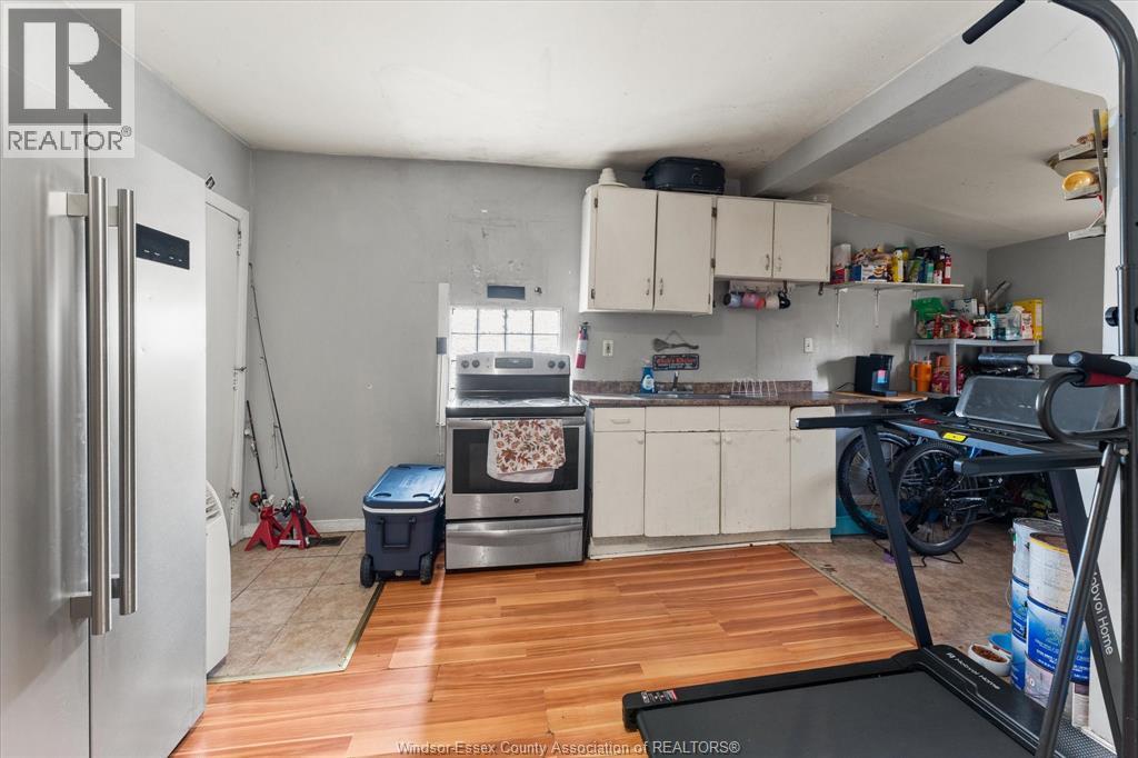471 Tuscarora Street, Windsor, ON - Indoor Photo Showing Kitchen