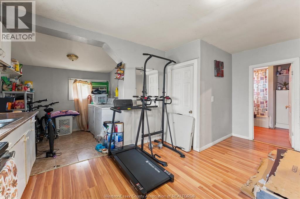 471 Tuscarora Street, Windsor, ON - Indoor Photo Showing Gym Room
