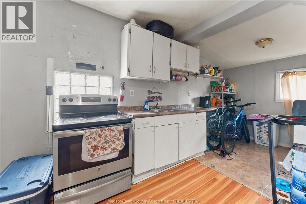 471 Tuscarora Street, Windsor, ON - Indoor Photo Showing Kitchen