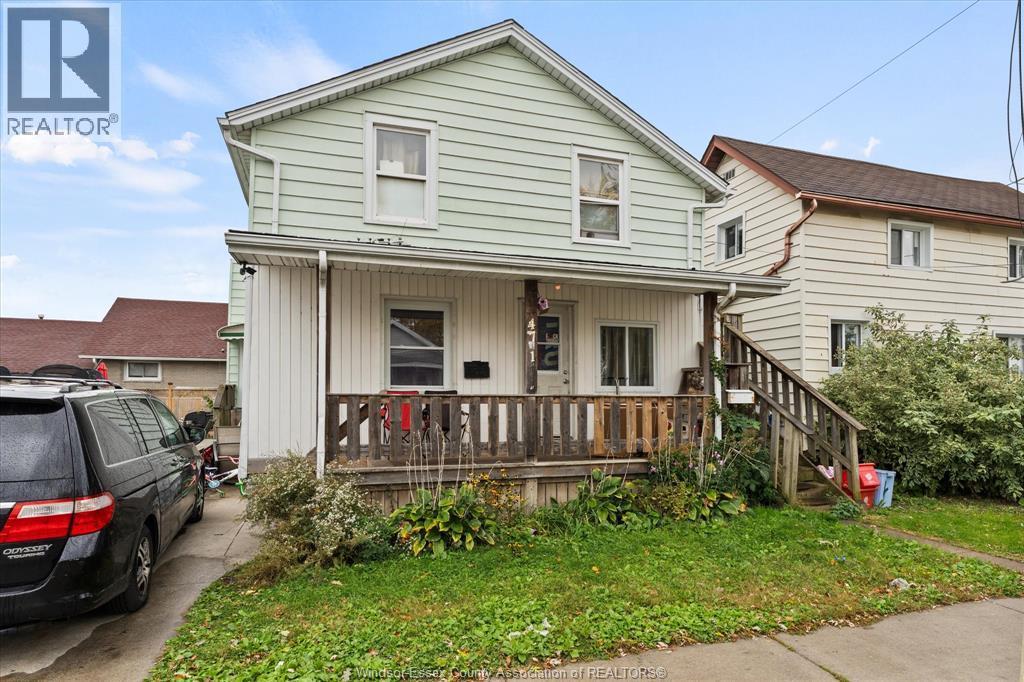 471 Tuscarora Street, Windsor, ON - Outdoor With Deck Patio Veranda