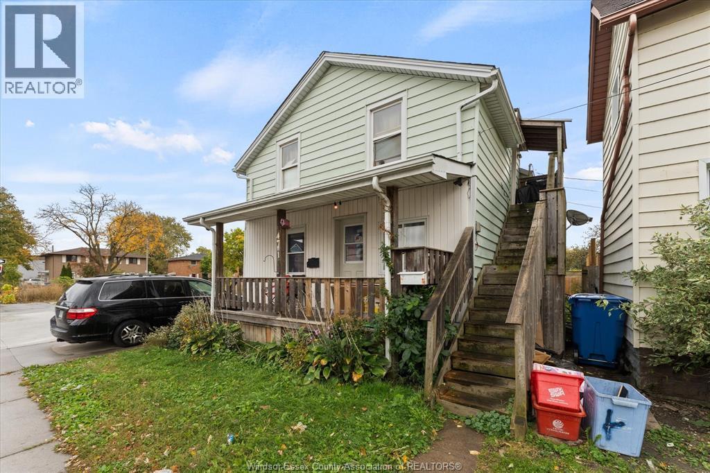 471 Tuscarora Street, Windsor, ON - Outdoor With Deck Patio Veranda