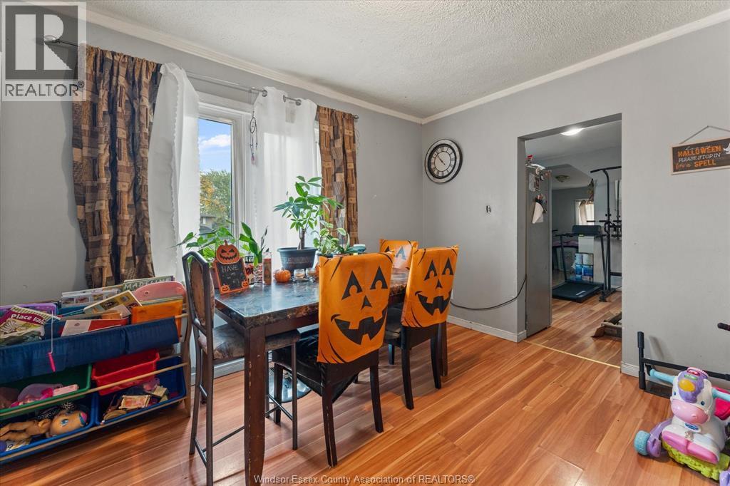 471 Tuscarora Street, Windsor, ON - Indoor Photo Showing Dining Room