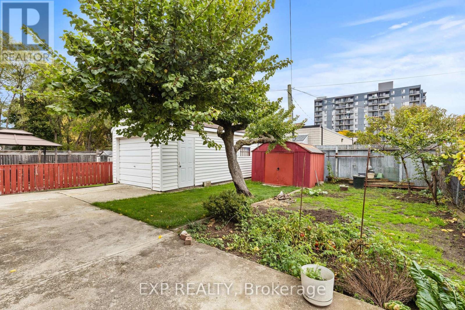 477 East 38Th Street, Hamilton, ON - Outdoor