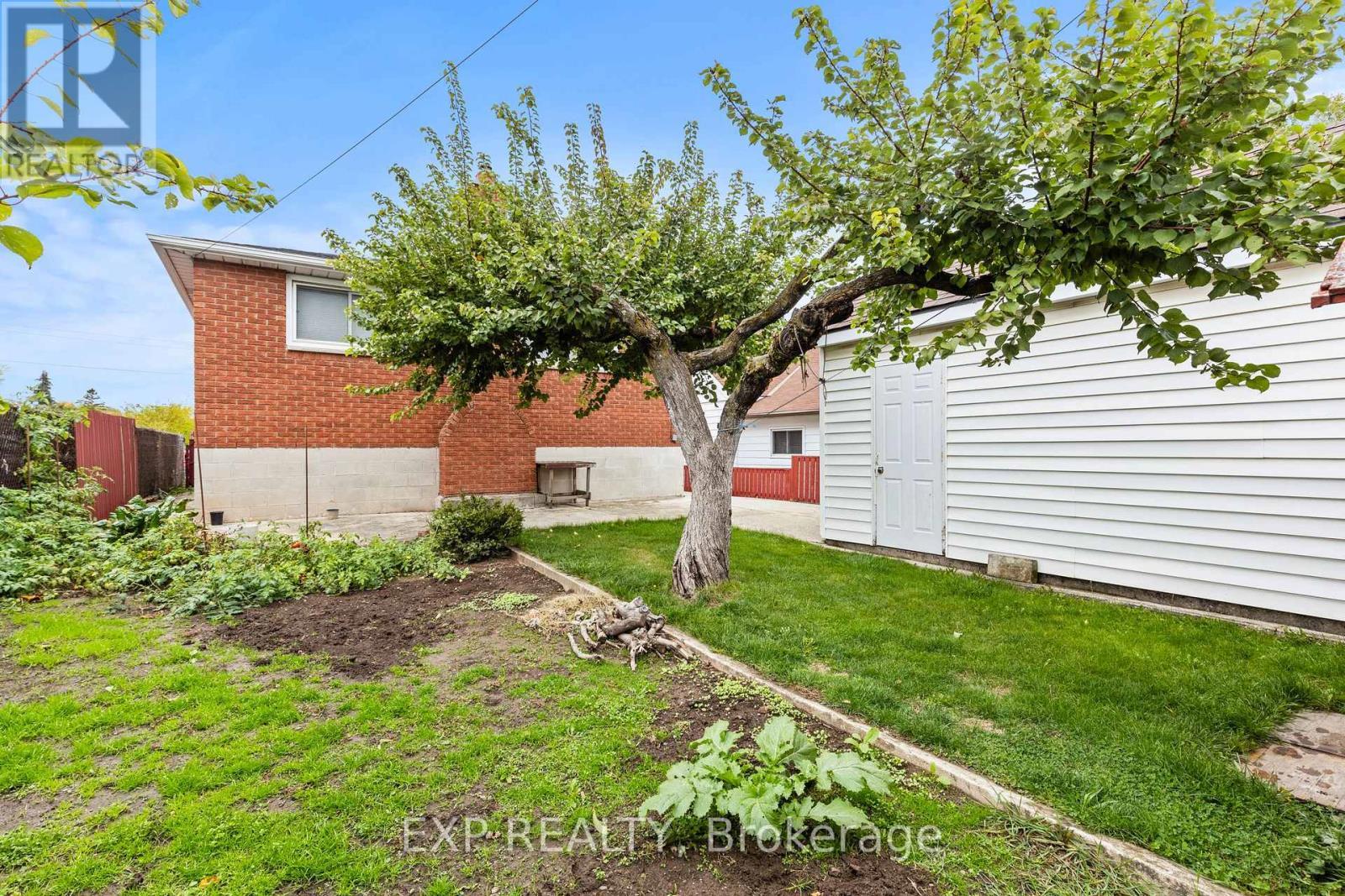 477 East 38Th Street, Hamilton, ON - Outdoor