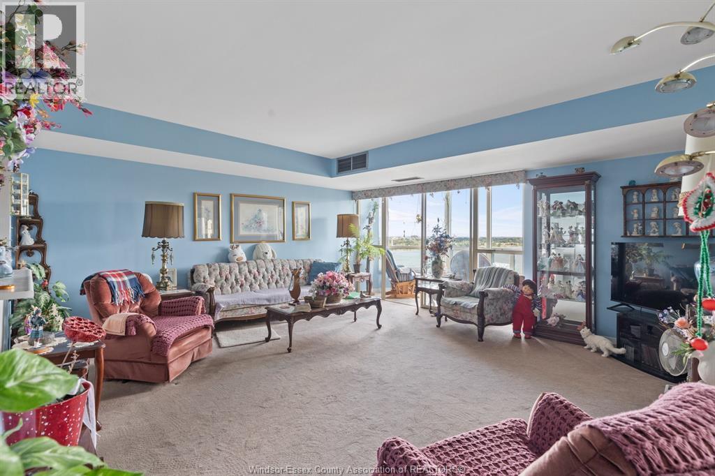 3601 Riverside East Unit# 1203, Windsor, ON - Indoor Photo Showing Living Room