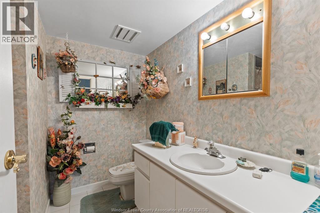 3601 Riverside East Unit# 1203, Windsor, ON - Indoor Photo Showing Bathroom