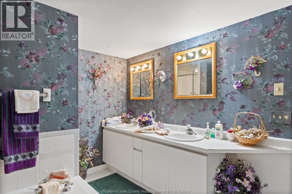 3601 Riverside East Unit# 1203, Windsor, ON - Indoor Photo Showing Bathroom