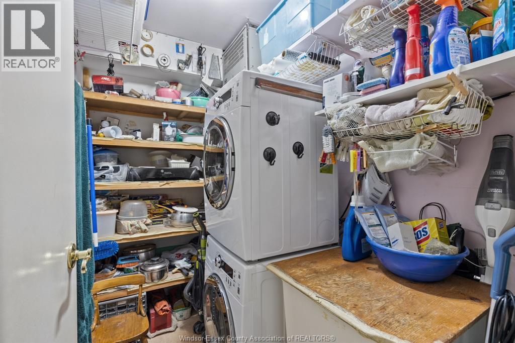 3601 Riverside East Unit# 1203, Windsor, ON - Indoor Photo Showing Laundry Room