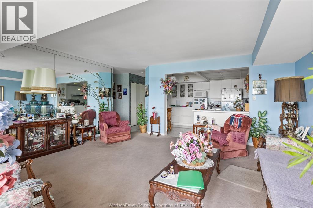 3601 Riverside East Unit# 1203, Windsor, ON - Indoor Photo Showing Living Room