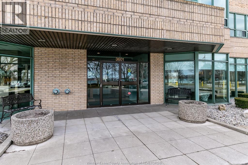 3601 Riverside East Unit# 1203, Windsor, ON - Outdoor With Exterior