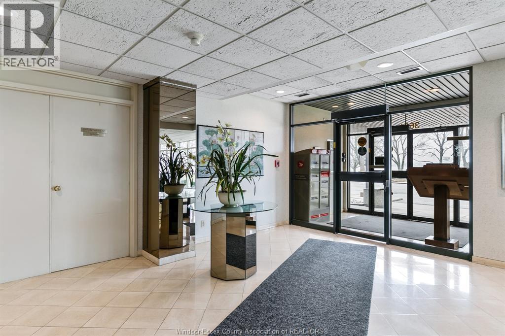 3601 Riverside East Unit# 1203, Windsor, ON - Indoor Photo Showing Other Room