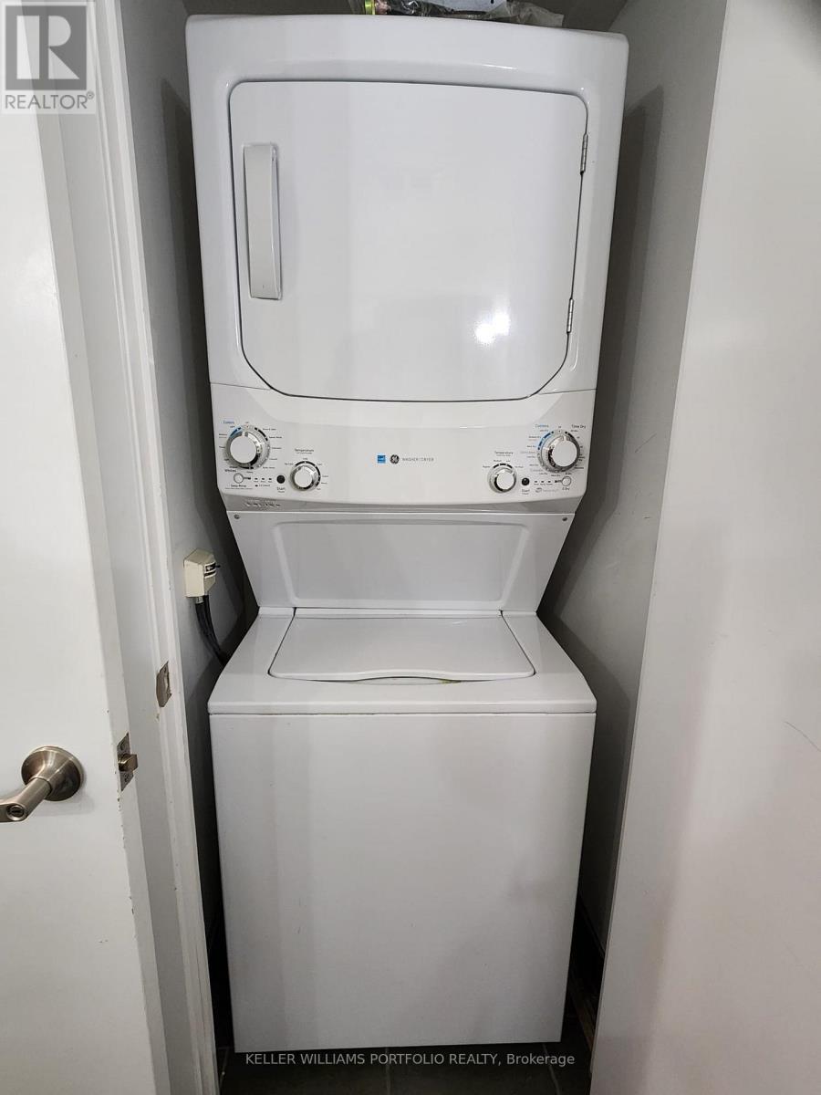 1027 - 4K Spadina Avenue, Toronto, ON - Indoor Photo Showing Laundry Room