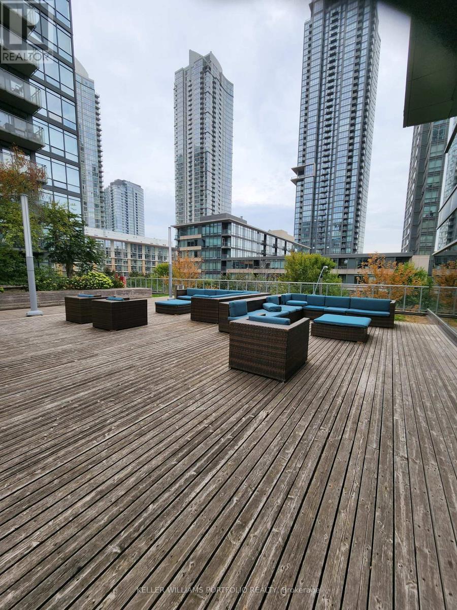 1027 - 4K Spadina Avenue, Toronto, ON - Outdoor