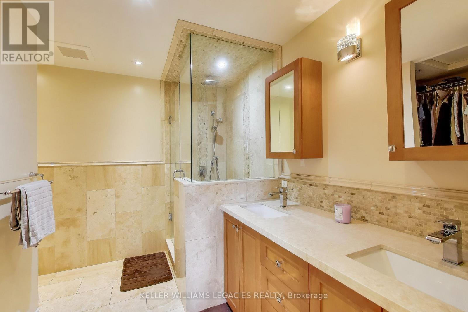 53 Millcroft Way, Vaughan, ON - Indoor Photo Showing Bathroom