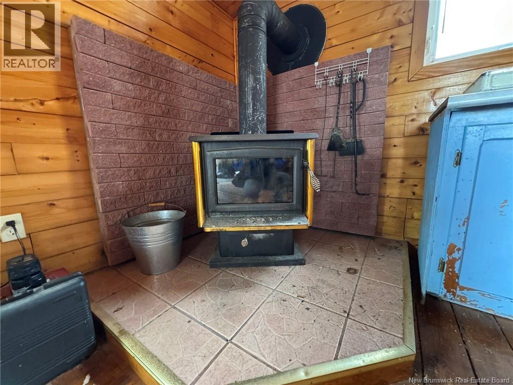 74 Pipertown Road, Summerville, NB - Indoor With Fireplace