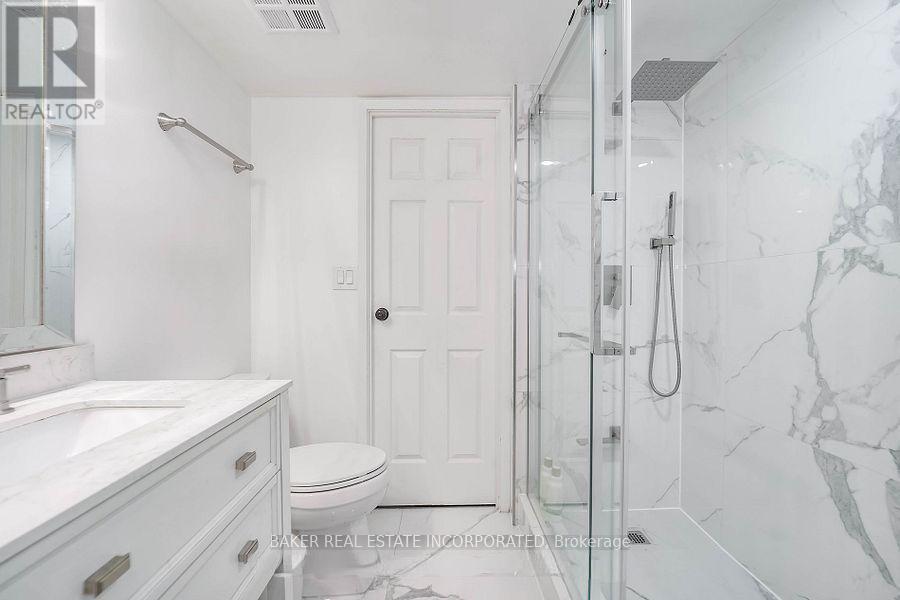 932 - 222 The Esplanade, Toronto, ON - Indoor Photo Showing Bathroom