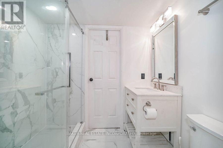 932 - 222 The Esplanade, Toronto, ON - Indoor Photo Showing Bathroom