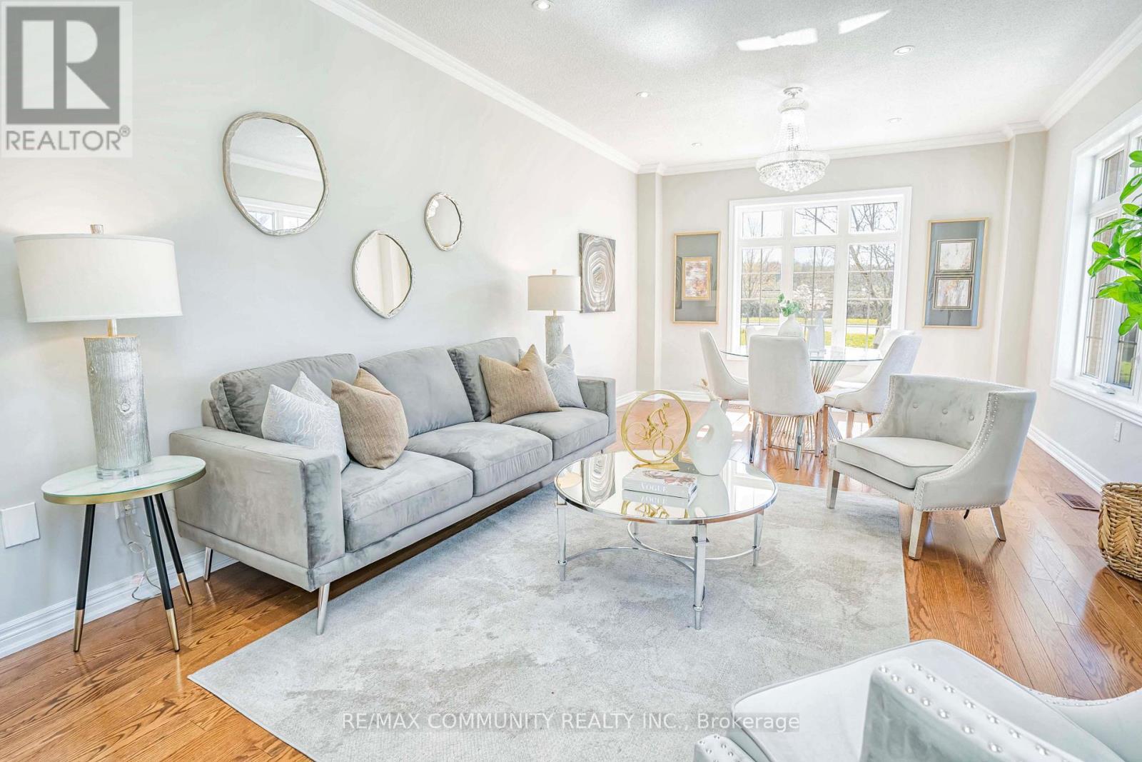 42 Reginald Lamb Crescent, Markham, ON - Indoor Photo Showing Living Room