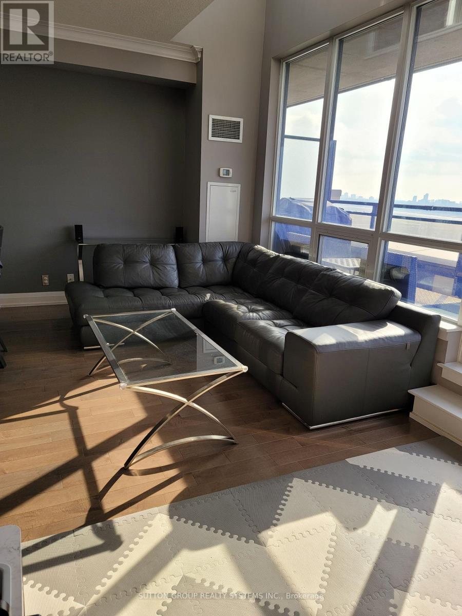 Ph11 - 1070 Sheppard Avenue W, Toronto, ON - Indoor Photo Showing Living Room