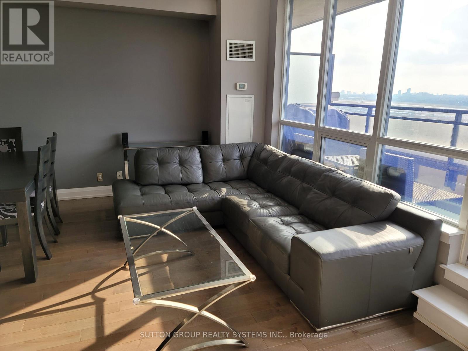 Ph11 - 1070 Sheppard Avenue W, Toronto, ON - Indoor Photo Showing Living Room