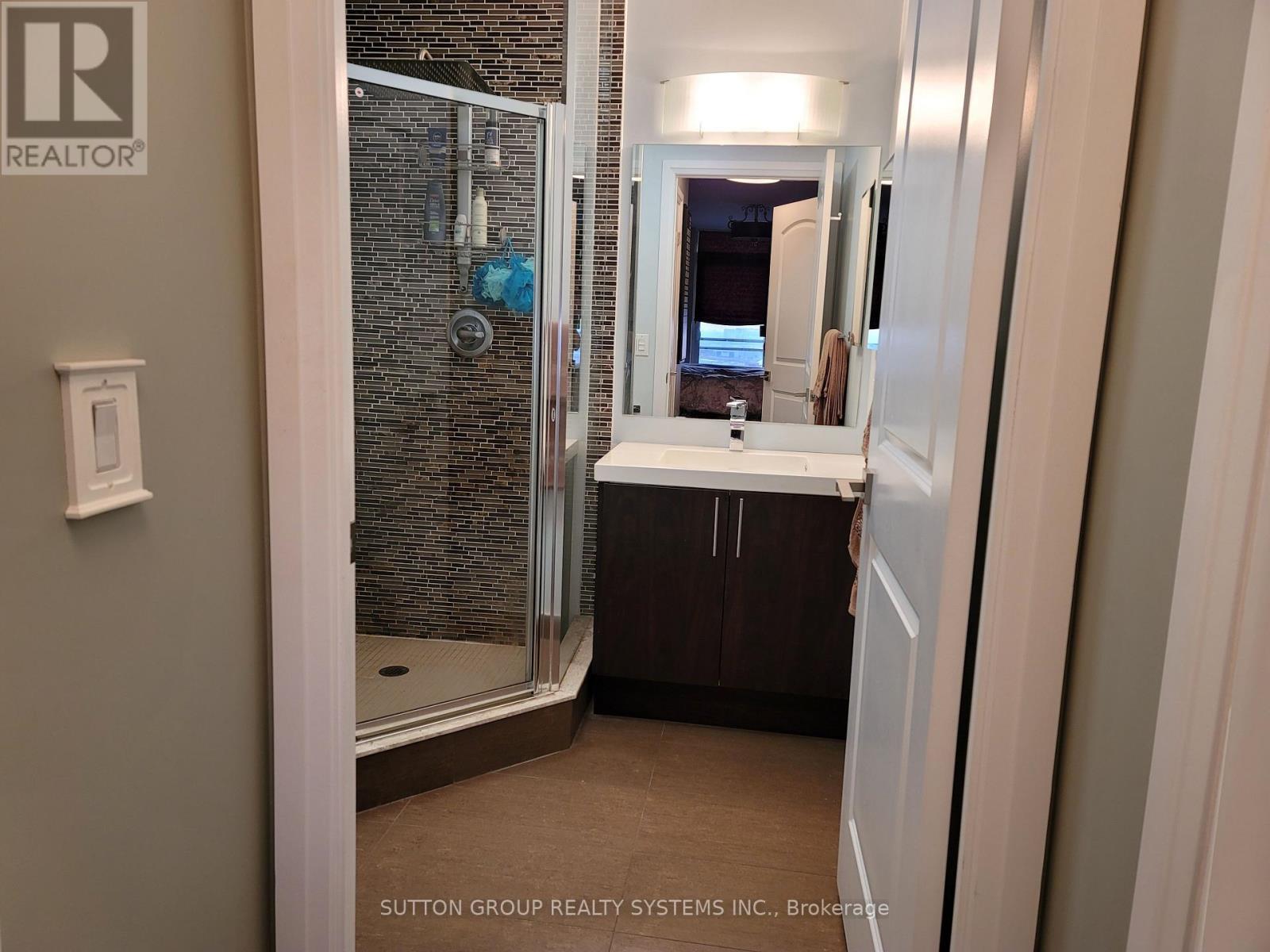 Ph11 - 1070 Sheppard Avenue W, Toronto, ON - Indoor Photo Showing Bathroom