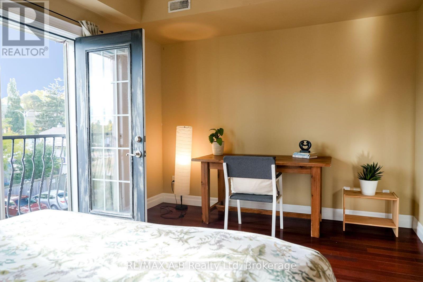 305 - 555 King Street E, Kitchener, ON - Indoor Photo Showing Bedroom