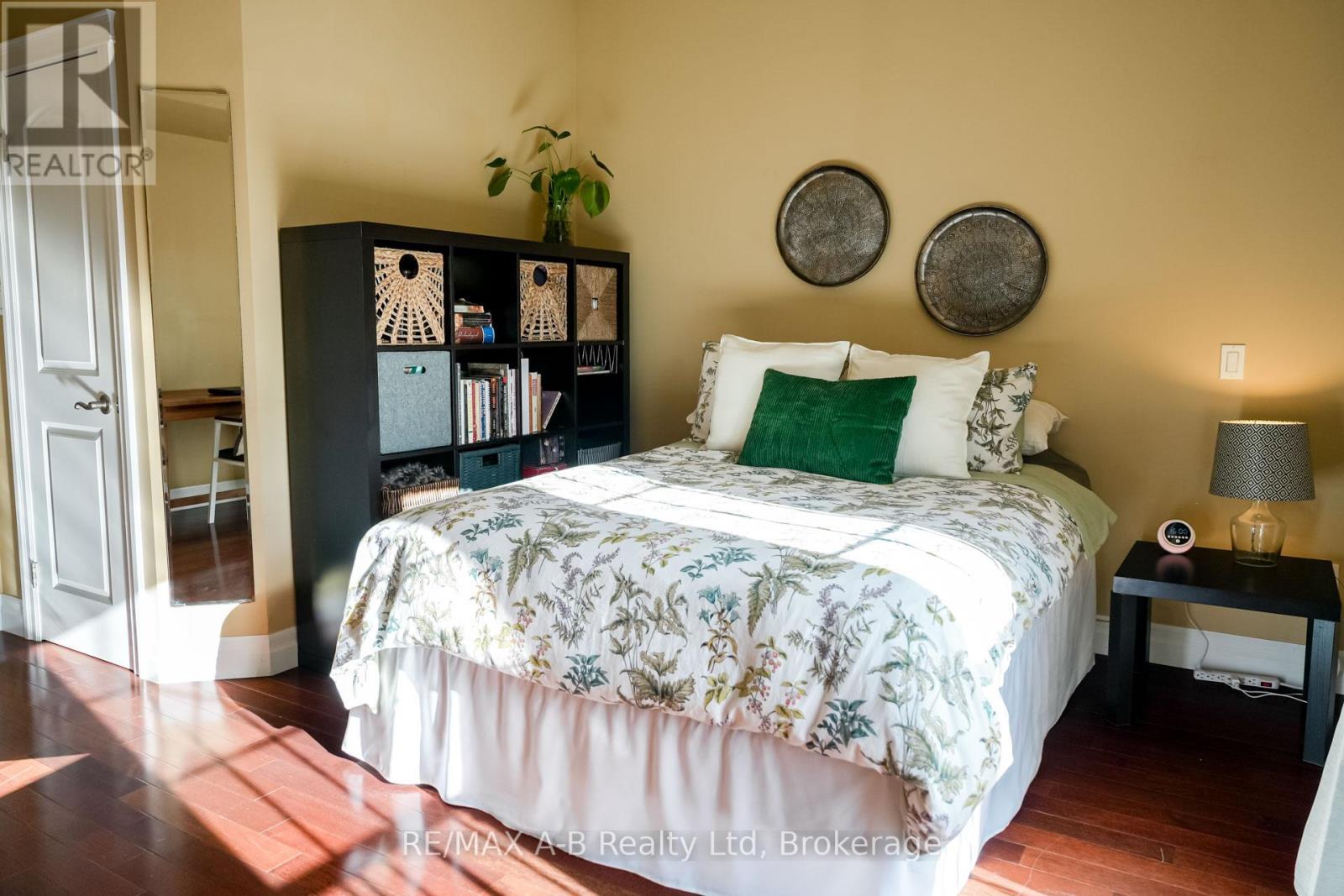 305 - 555 King Street E, Kitchener, ON - Indoor Photo Showing Bedroom