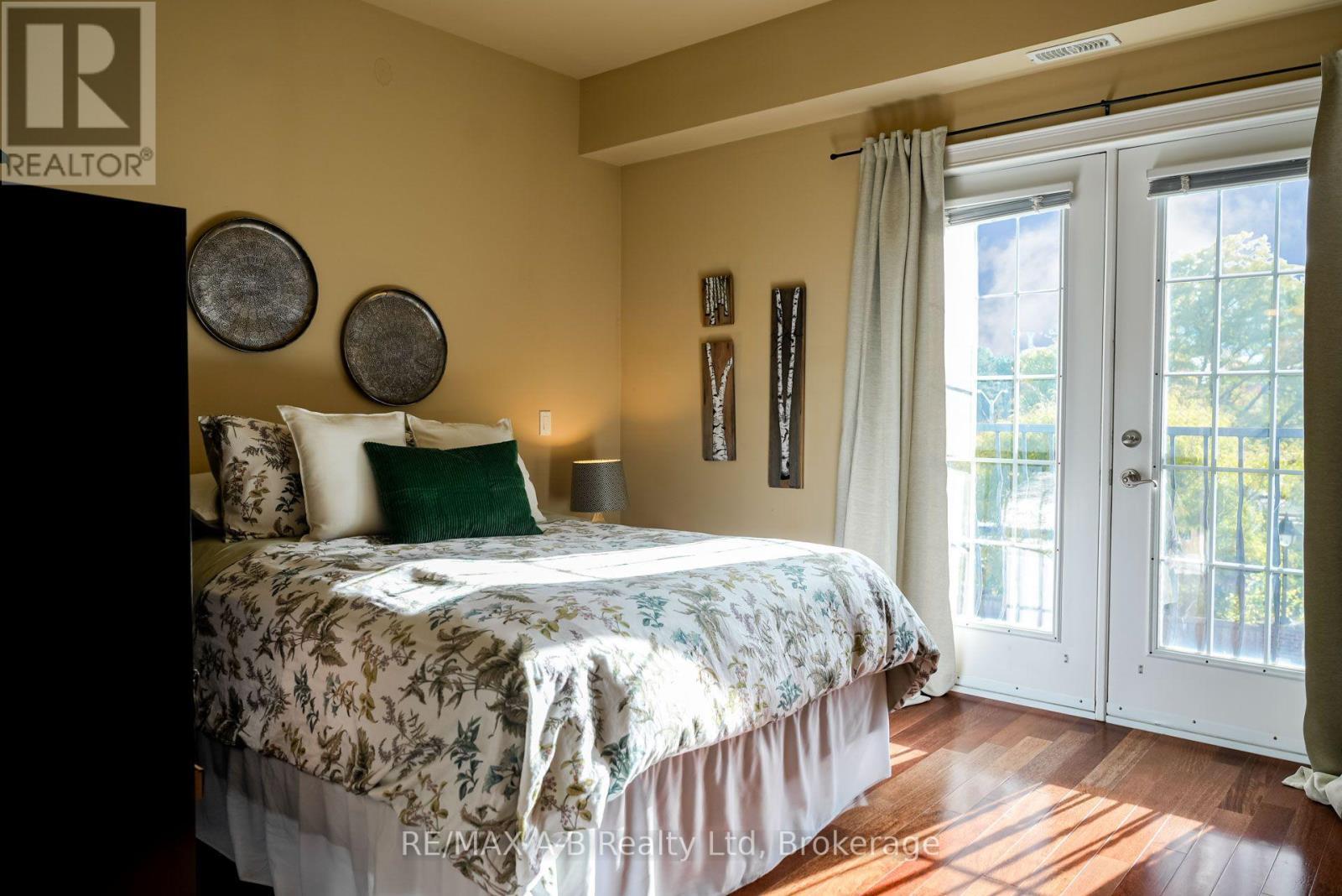 305 - 555 King Street E, Kitchener, ON - Indoor Photo Showing Bedroom