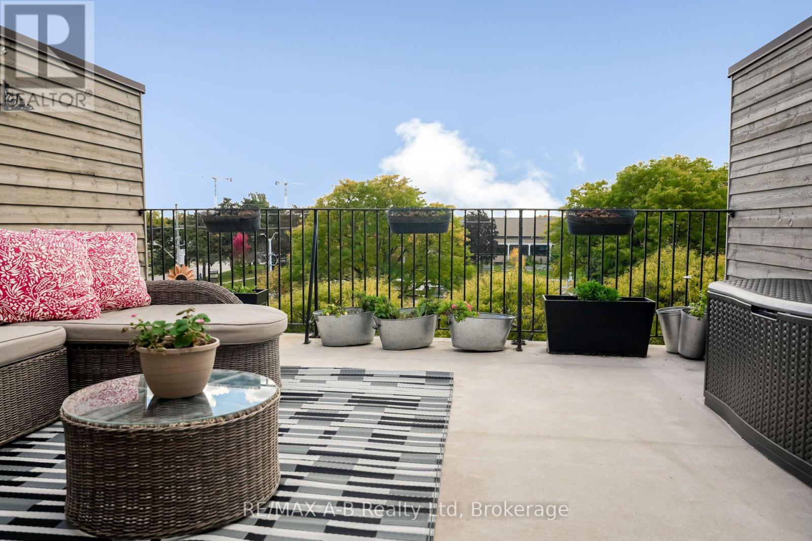 305 - 555 King Street E, Kitchener, ON - Outdoor With Exterior