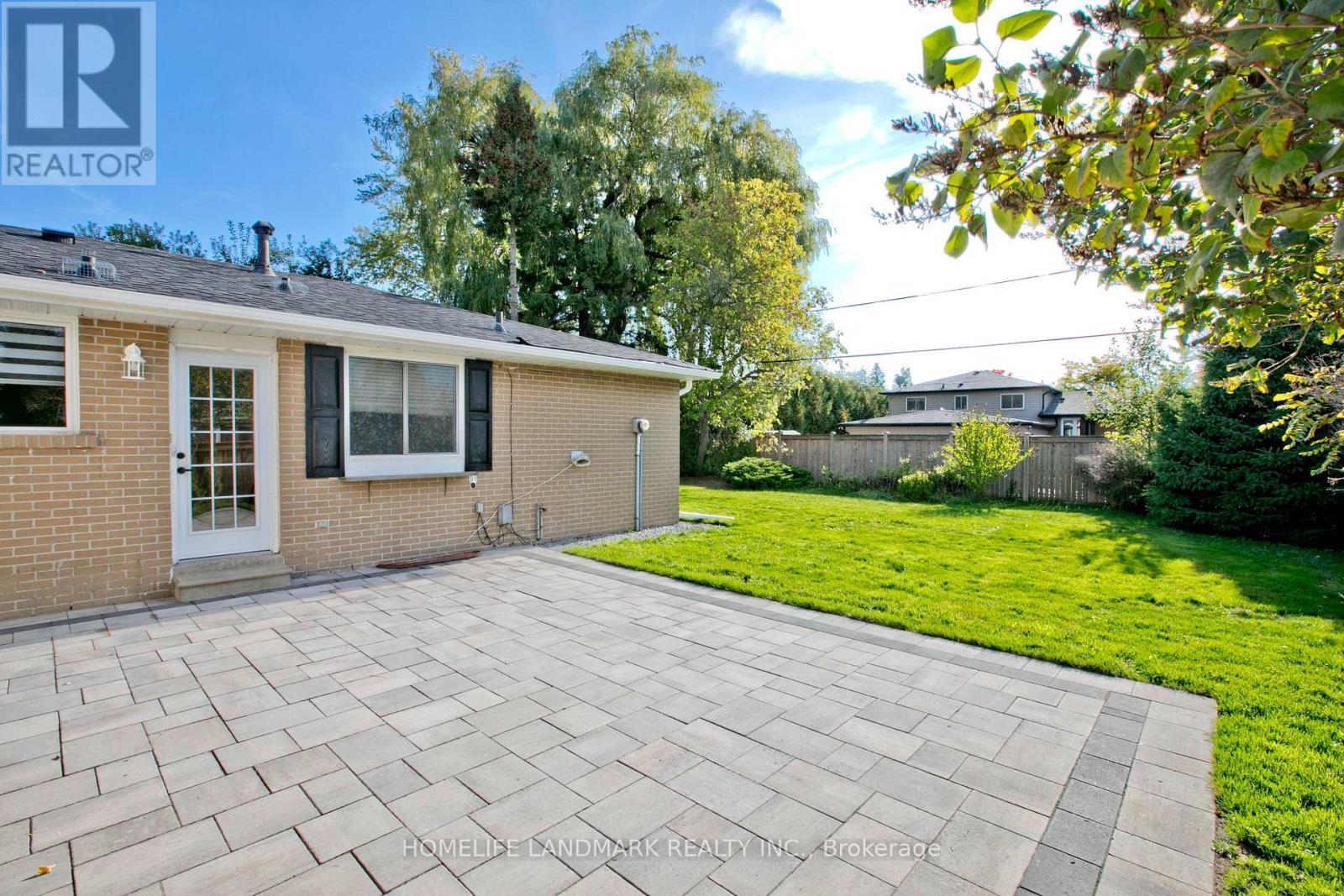 35 Crawford Drive, Ajax, ON - Outdoor