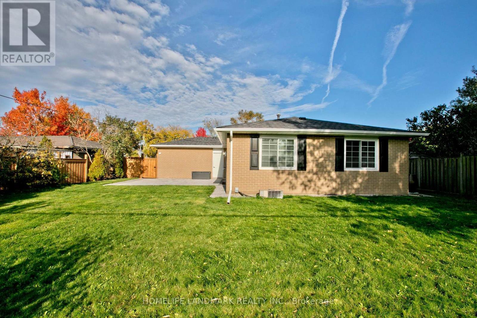 35 Crawford Drive, Ajax, ON - Outdoor