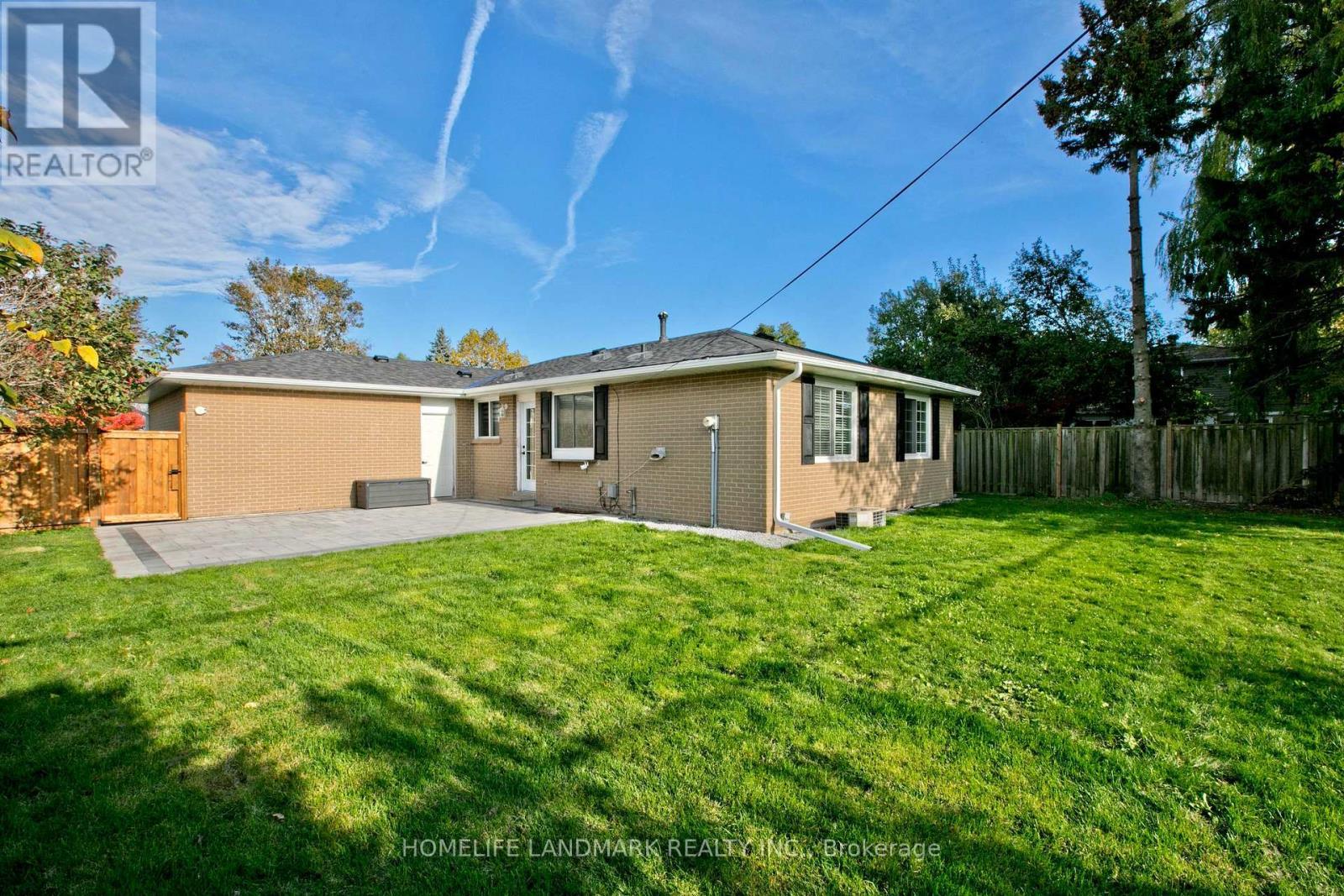 35 Crawford Drive, Ajax, ON - Outdoor