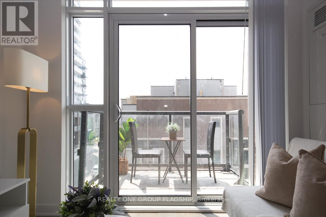 308E - 38 Honeycrisp Crescent, Vaughan, ON - Indoor Photo Showing Other Room