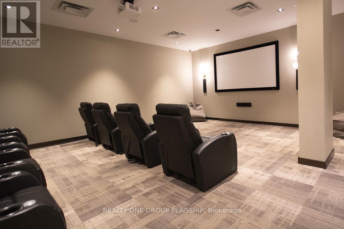 308E - 38 Honeycrisp Crescent, Vaughan, ON - Indoor Photo Showing Other Room