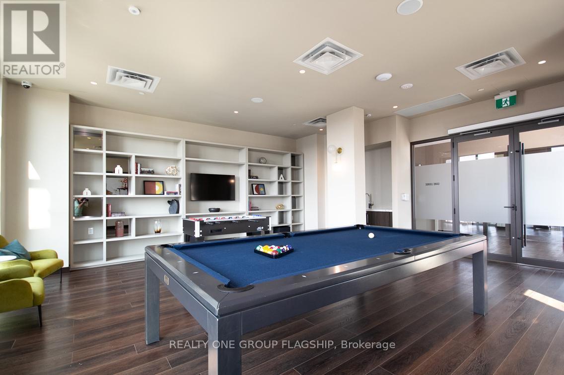 308E - 38 Honeycrisp Crescent, Vaughan, ON - Indoor Photo Showing Other Room