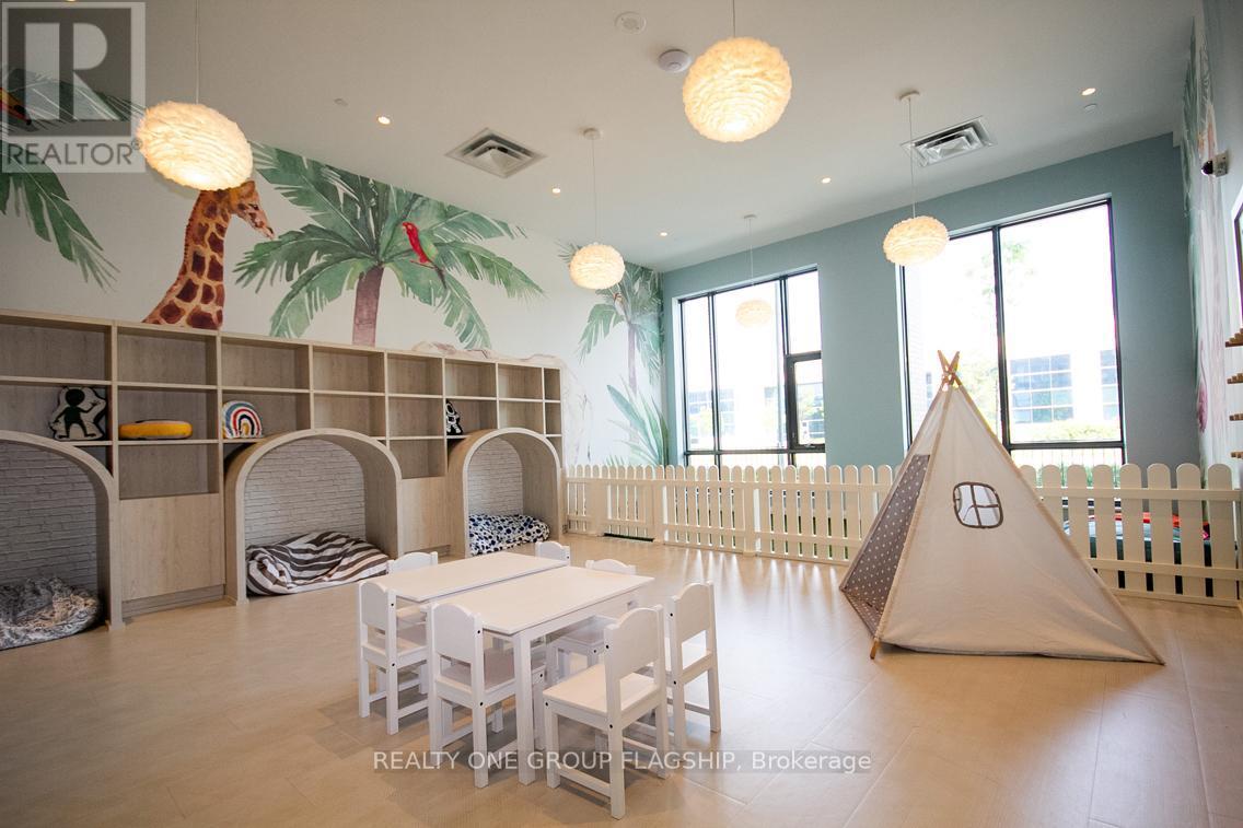 308E - 38 Honeycrisp Crescent, Vaughan, ON - Indoor Photo Showing Dining Room