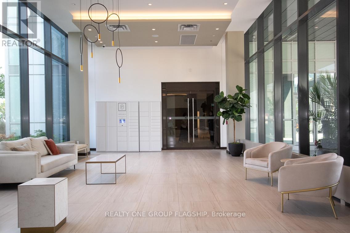 308E - 38 Honeycrisp Crescent, Vaughan, ON - Indoor