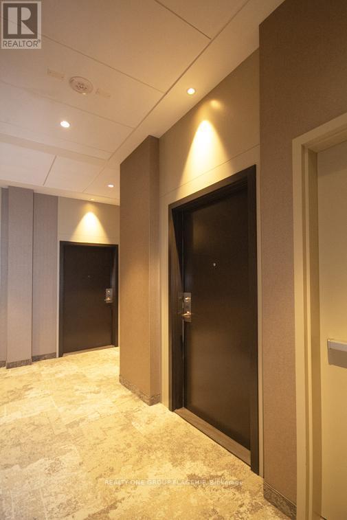 308E - 38 Honeycrisp Crescent, Vaughan, ON - Indoor Photo Showing Other Room