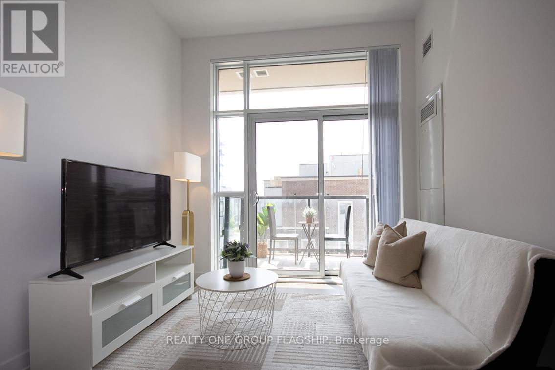 308E - 38 Honeycrisp Crescent, Vaughan, ON - Indoor Photo Showing Living Room