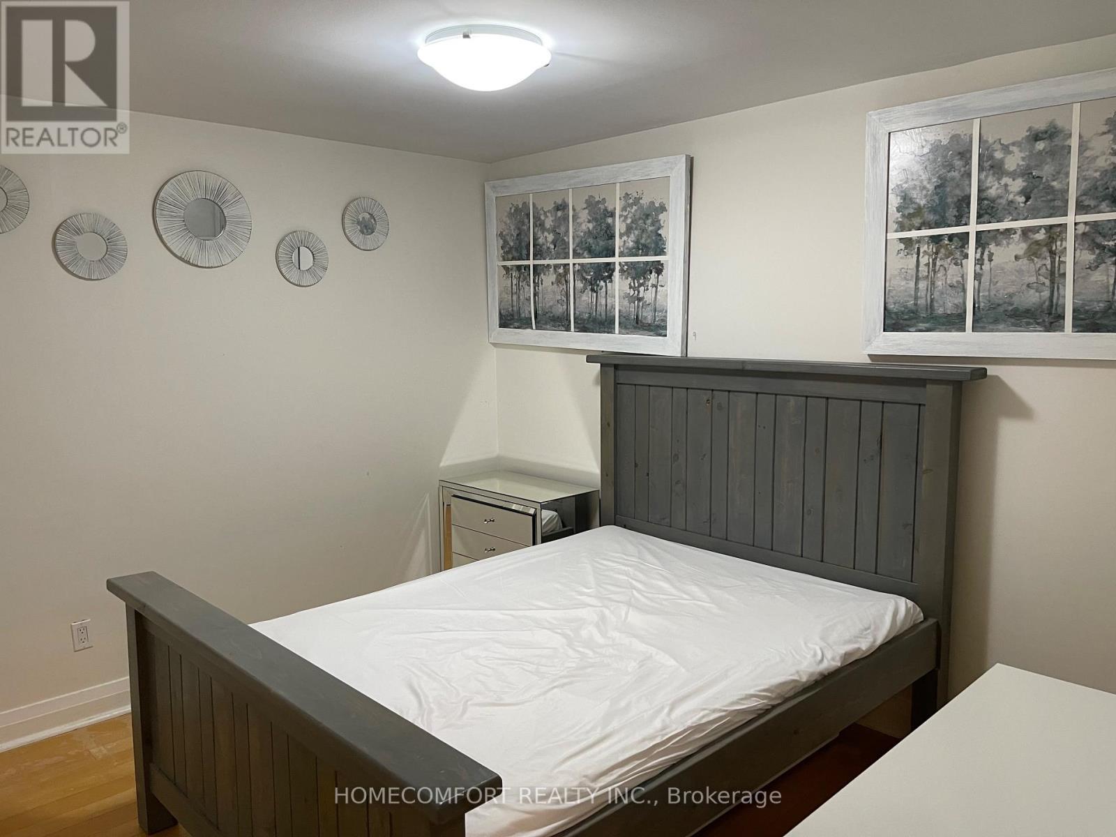 701 - 8 Wellesley Street E, Toronto, ON - Indoor Photo Showing Bedroom