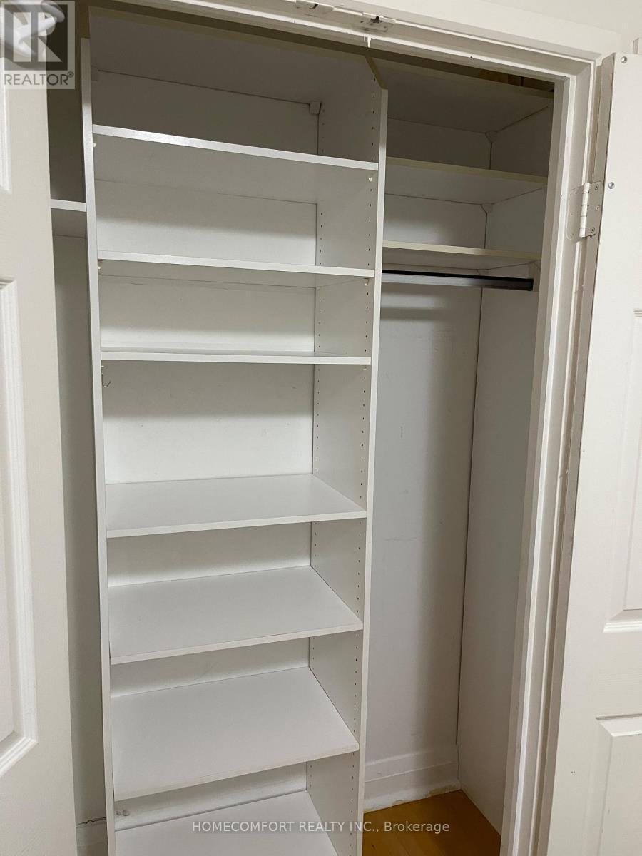 701 - 8 Wellesley Street E, Toronto, ON - Indoor With Storage