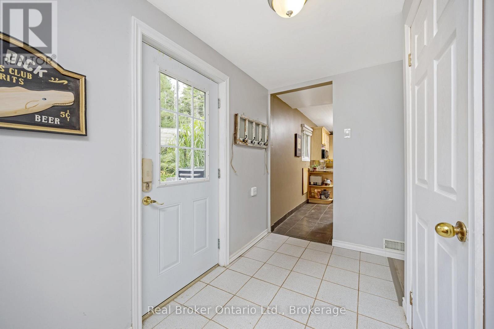 111016 11Th Line, East Garafraxa, ON - Indoor Photo Showing Other Room