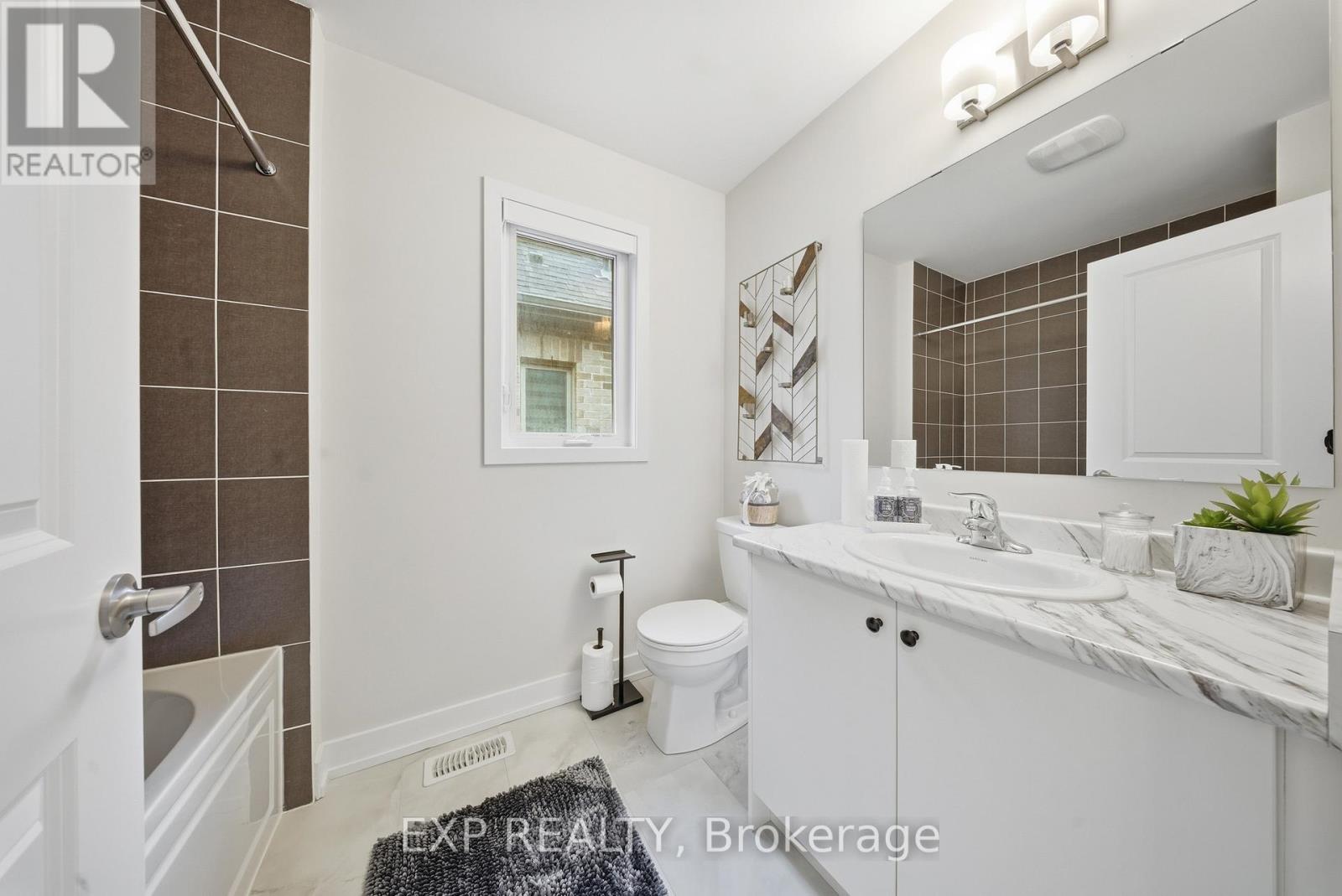 617 Etheridge Avenue, Milton, ON - Indoor Photo Showing Bathroom