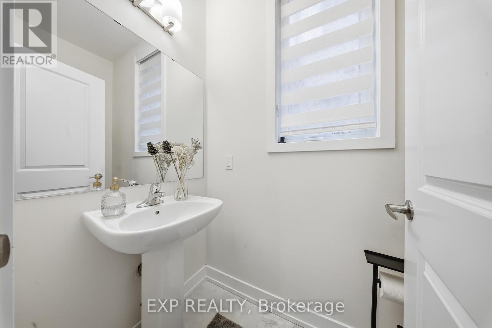 617 Etheridge Avenue, Milton, ON - Indoor Photo Showing Bathroom
