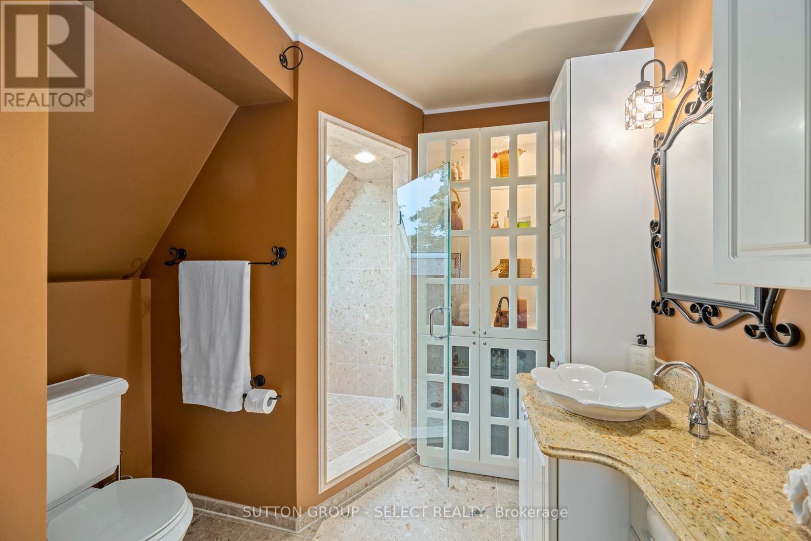 Primary ensuite bath - 5284 Cliff Road, Lambton Shores (Forest), ON - Indoor Photo Showing Bathroom