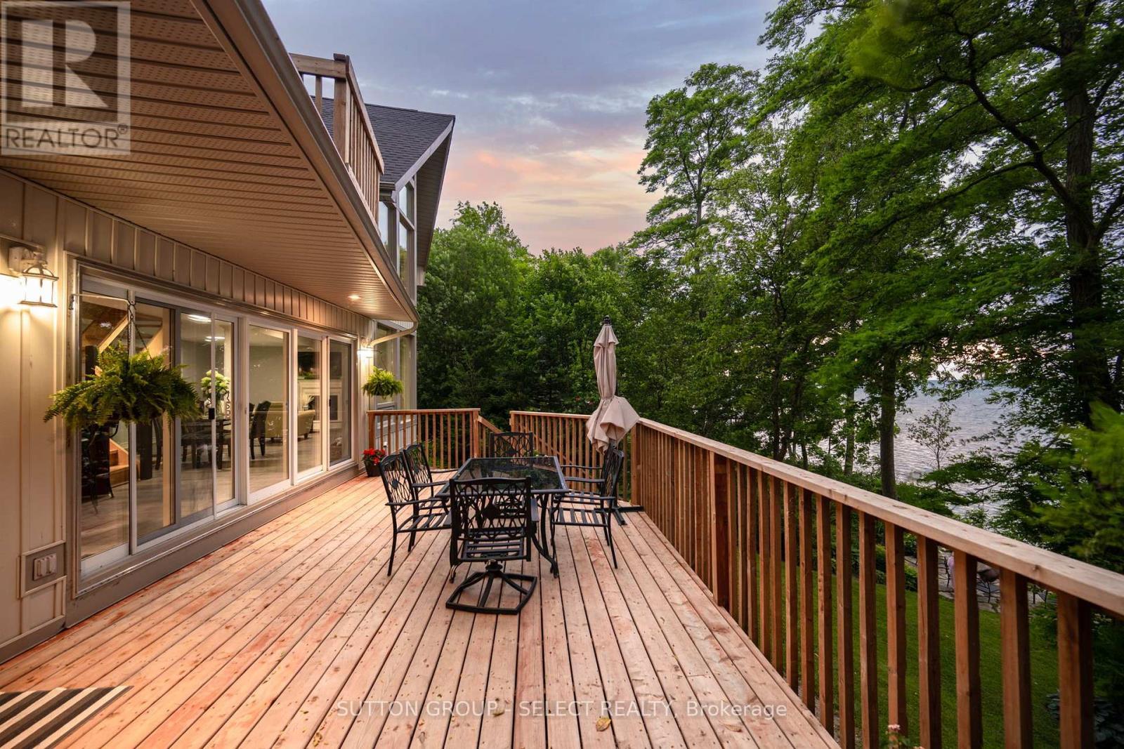 5284 Cliff Road, Lambton Shores (Forest), ON - Outdoor With Balcony With Exterior