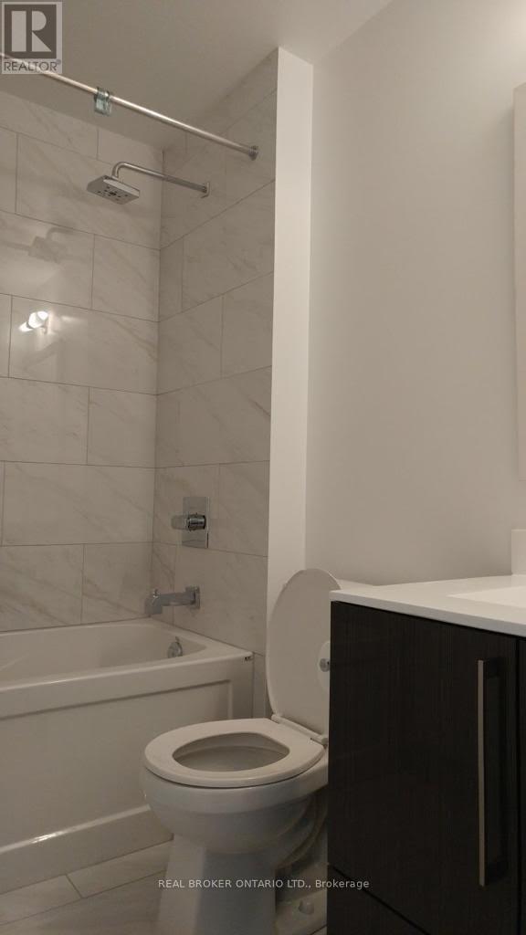 302 - 56 Annie Craig Drive, Toronto, ON - Indoor Photo Showing Bathroom