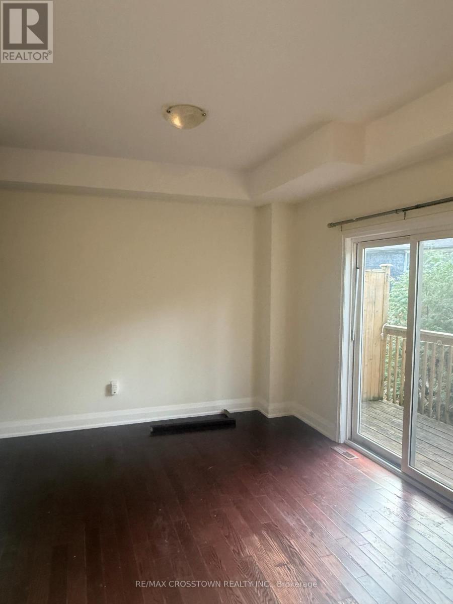 5 - 376 Blake Street, Barrie, ON - Indoor Photo Showing Other Room