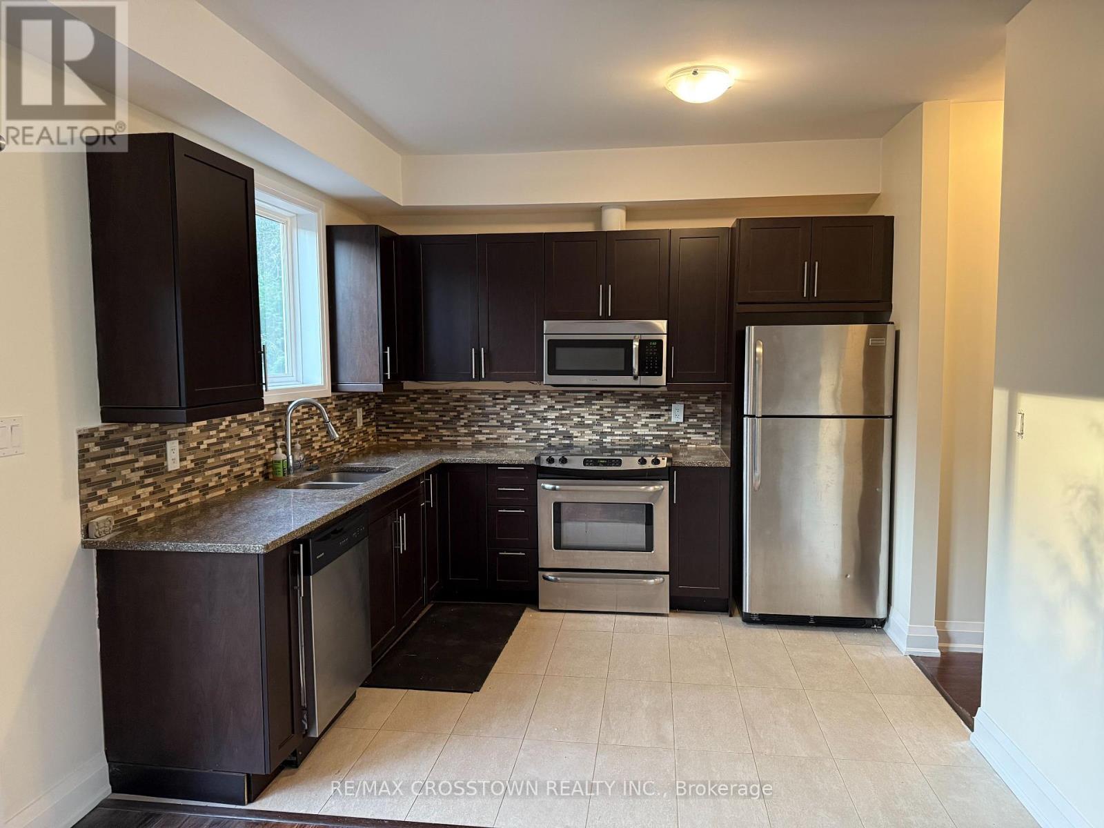 5 - 376 Blake Street, Barrie, ON - Indoor Photo Showing Kitchen With Stainless Steel Kitchen With Double Sink